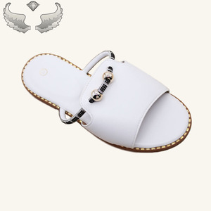 High-quality <b>Summer</b> New Design Fashionable Flat Outdoor Flat Wear-resistant Women's Sandals and <b>slippers</b> - Product Image 4
