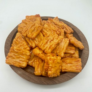 Snacks aux céréales au goût salé emballés dans un sac Craquelins de riz japonais avec une torsion <span class=keywords><strong>Takis</strong></span> - Product Image 1