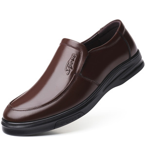 รองเท้าโลฟเฟอร์หนังวัวแท้สำหรับผู้ชาย ส้นเตี้ย พื้นยาง ระบายอากาศได้ดี เหมาะสำหรับใส่ทำงานหรือลำลอง ดีไซน์เย็บปักลายพู่ห้อย - Product Image 2