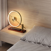 Lampe de table d'horloge de style européen Lampe de bureau à led nordique en bois avec chargeur sans fil