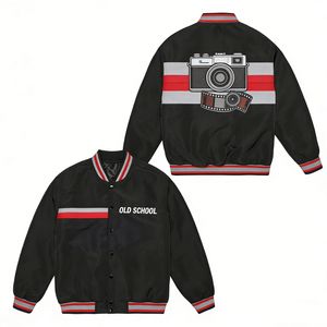 جاكيت فارسيتي مخصص بتصاميم عصرية أنيقة للشباب، جاكيت بيسبول كلاسيكي فضفاض من الجلد مع تطريز - Product Image 3