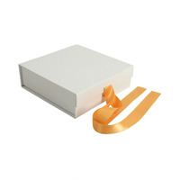Boîte en papier magnétique de luxe pour demoiselle d'honneur, boîte-cadeau de mariage, envoi en carton personnalisé, couvercle mobile imprimé, ruban d'emballage, boîte-cadeau