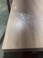 Placage de bois massif de qualité supérieure, texture naturelle, finition durable pour meubles de luxe et lambris muraux