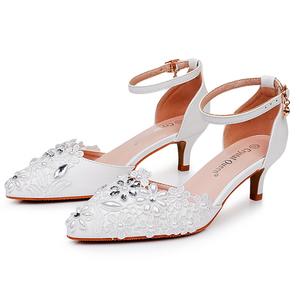 Escarpins de Mariage Grande Taille à Talon Moyen de 5 cm, Semelle en Caoutchouc, Strass Blancs, Bout Fermé, Bride à Boucle, Chaussures de Mariée Douces et Confortables - Product Image 6