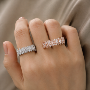 Anello di Lusso con Pavé per Donne, Elegante Gioiello da Dito alla Moda - Product Image 2