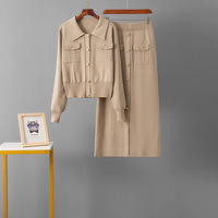 Ensemble élégant décontracté pour femme : cardigan tricoté à revers et boutons dorés, manches longues, et jupe midi – Idéal printemps-automne, bureau et usage quotidien