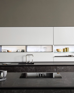 Meuble de cuisine sur mesure avec finition en bois massif et construction de tiroirs à queue de pie pour les applications résidentielles et commerciales haut de gamme - Product Image 3