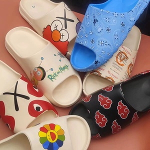 Chaussons de plage, de piscine et d'intérieur pour hommes, légers, antidérapants, en maille respirante, avec coussinets en mousse EVA à mémoire de forme, à bout ouvert, avec logo personnalisé L&J - Product Image 6