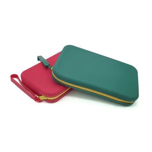 Sac de voyage en silicone imperméable à motif bonbon avec fermeture éclair, personnalisable avec logo, pour femme, de haute qualité, modèle brosse, par NH Factory - Product Image 1