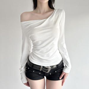 T-shirt en tricot asymétrique à épaules dénudées sexy pour femmes, couleur unie, col châle, coupe ajustée, style européen américain - Product Image 5