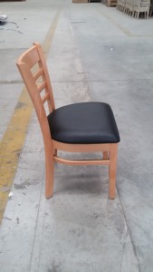 Sedia da Ristorante Moderna all'Ingrosso con Telaio in Legno e Seduta Rivestita in PU per Uso Commerciale in Scuole, Hotel e Ristoranti - Product Image 4