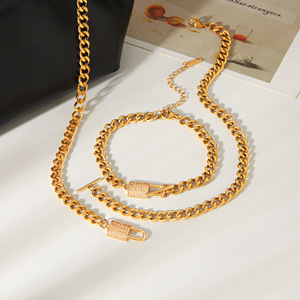 Conjunto de collar y pulsera de cadena cubana con diamantes de lujo, chapado en oro, de acero inoxidable pulido, resistente al agua, para mujer. - Product Image 1