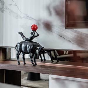 เรซิ่น Bull ขี่ไฟฉาย<span class=keywords><strong>สี</strong></span><span class=keywords><strong>แดง</strong></span>ทอง<span class=keywords><strong>สี</strong></span>ฟ้า Ball เครื่องประดับยุโรปสร้างสรรค์ Art เครื่องประดับบ้านห้องพักห้องนอนตกแต่งเครื่องประดับ - Product Image 4