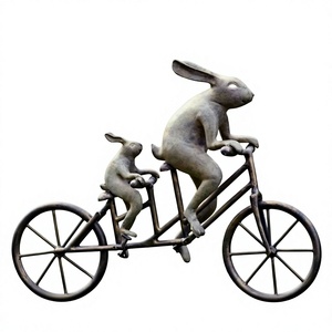 Escultura Moderna de Conejo Hecha a Mano, Acabado Bronce, Metal Fundido, Decoración de Jardín para Patio de Casa de Campo, para Conejos Ciclistas - Product Image 1