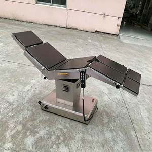<span class=keywords><strong>Mesa</strong></span> <span class=keywords><strong>de</strong></span> Operaciones Ortopédicas con Brazo en C, Operada Eléctricamente e Hidráulicamente, con Doble Controlador YGDH04F - Product Image 5