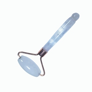 Rouleau à tête unique en quartz clair poli à la main pour le massage du visage et du cou - Product Image 3
