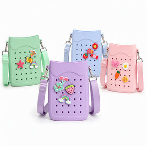 Borsa a <span class=keywords><strong>tracolla</strong></span> impermeabile in silicone OEM con fori per ciondoli fai-da-te, <span class=keywords><strong>tracolla</strong></span> regolabile, <span class=keywords><strong>mini</strong></span> borsa a spalla per viaggi all'aperto - Product Image 1
