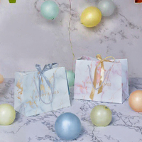 Sac cadeau d'anniversaire de luxe en papier blanc recyclable pour bougies, avec ruban imprimé marbré rose et fermeture à nœud en corde – Vente en gros