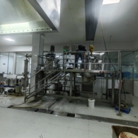 Ligne de production automatique de concentré de soupe d'os et de sauce tomate avec pasteurisateur à vapeur haute température, capacité 500L-2000L