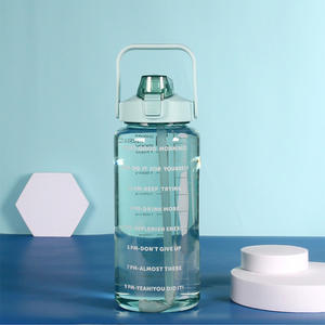 Botella de Agua de Plástico PC Ecológica de Gran Capacidad (2L) con Pajita, Jarra Deportiva Transparente, Taza Portátil para Exteriores con Marcas de Medición - Product Image 6