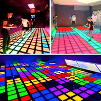 Sol de jeu interactif à projection : Grille LED lumineuse, jeu 'Le sol est du lave', piste de danse laser pour aire de jeux intérieure