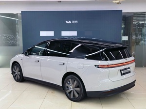 Li Auto L8 Standard 2025 Usato, SUV a Autonomia Estesa, Basso Chilometraggio, Vernice Originale, Auto Elettrica di Seconda Mano - Product Image 3