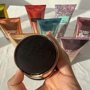 <span class=keywords><strong>Crema</strong></span> <span class=keywords><strong>Corporal</strong></span> Perfumada Original de la Marca <span class=keywords><strong>Victoria</strong></span>'s <span class=keywords><strong>Secret</strong></span>, 236 ml, Fragancia Femenina, Loción <span class=keywords><strong>Corporal</strong></span> <span class=keywords><strong>Victoria</strong></span>'s <span class=keywords><strong>Secret</strong></span> para Mujer - Product Image 2