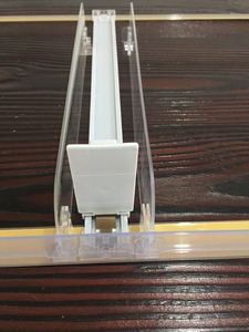 <span class=keywords><strong>Rail</strong></span> de retenue en PVC pour système de poussoir d'étagère, idéal pour les magasins de détail – Offre spéciale - Product Image 2