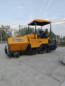 Pavéuse à <span class=keywords><strong>béton</strong></span> asphalteuse sur roues XC MG-RP452 d'occasion de 2016, largeur de pavage de 2 à 4,5 m, capacité de 240 t/h, moteur et pompe de 73,5 kW - Product Image 6