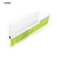 Foshan Factory Brosse pour porte coulissante en feutre Bande d'étanchéité inférieure Pile de laine