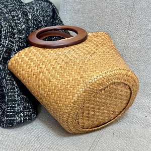 Sac de plage en paille pour femmes, sac à main de voyage avec poignée ronde en bois - Product Image 2