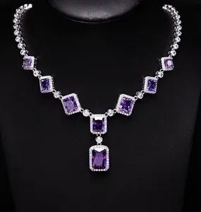 Vente en gros de haute qualité 2022 bijoux de fête de mariage de luxe exagérés boucles d'oreilles en cristal de diamant de cuivre collier ensemble de bijoux de Dubaï