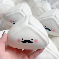Smilegogo Jouet Squishy Triangle Bonbon Moustache, à Remontée Lente, Réaliste, en Forme de Boulette Vapeur, Jouet Sensoriel Anti-Stress