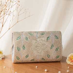 Bolso de mano de lujo plateado y dorado con bordado de cuentas, para niña o mujer, para llevar al hombro, con embalaje de joyería, ideal para fiestas y eventos. - Product Image 4