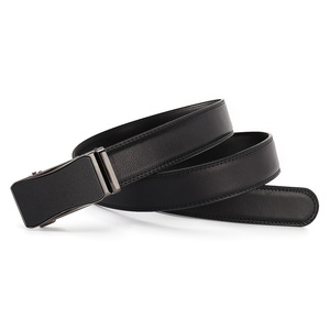 Cinturones de cuero de vaca genuino para hombres Cinturón de trinquete automático formal con aleación automática para suministro de fabricante de hebilla al por mayor - Product Image 4