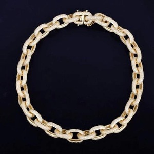 Collar de eslabones cubanos con diamantes de moissanita de diseñador, el más vendido, para uso diario y estilo de fiesta, disponible a un precio razonable. - Product Image 1