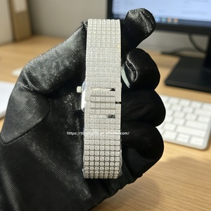 Montre pour femme personnalisée OEM/ODM, nouvelle collection, avec moissanite VVS et mouvement à quartz ETA, testée comme un diamant, style Iced Out. - Product Image 3