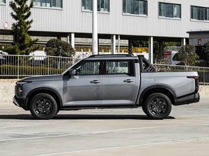 OffRoadWork Zhengzhou <span class=keywords><strong>Nissan</strong></span> Z9 <span class=keywords><strong>GT</strong></span> 2.3T Auto 4x4 Diesel 2026 Voitures Neuves Pas Chères à Vendre Pickup LHD Caméra Arrière Intérieur Cuir Foncé - Product Image 3