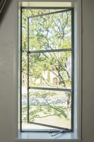 Maison française fenêtres à gril fixe persienne en fer rideau en acier verre insonorisé cadre pliant ouvert design extérieur