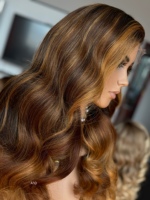 SHY 13x5 Perruque Lace Front Sans Colle Cheveux Humains Couleur et Texture Ondulée Qualité Salon Pré-Pluckée Ligne de Cheveux Personnalisée OEM ODM