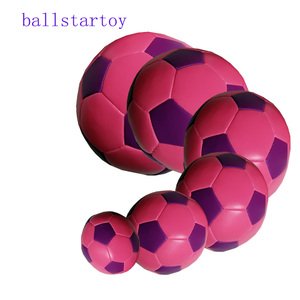 Pelota de juguete deportiva de 4 pulgadas, muy vendida, pelota de fútbol suave para bebés de Guangzhou, pelota antiestrés colorida, juguete de peluche deportivo muy vendido - Product Image 3