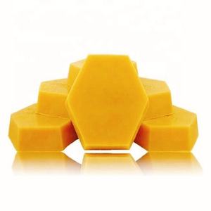 Пчелиный воск используется в качестве эмульгатора, обогащающего агента или фиксатора в косметике - Product Image 1