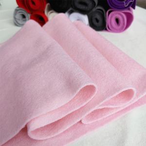 Tissu en feutre adhésif Hilsan en microfibre de polyester, soluble dans l'eau, respirant, antistatique - Product Image 1