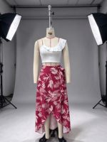 Ensemble deux pièces asymétrique pour femme : crop top imprimé floral et jupe longue – Tenue d'été pour resort – Vente en gros personnalisée