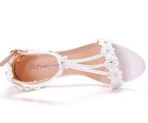 Sandali da sposa estivi da donna <span class=keywords><strong>con</strong></span> Peep Toe di perle di pizzo colorato <span class=keywords><strong>con</strong></span> tacco grosso a piedi nudi e traspirante - Product Image 5