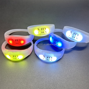 Vòng đeo tay <span class=keywords><strong>LED</strong></span> phát sáng theo âm thanh bán buôn, bán chạy cho đám cưới, Diwali, Ramadan, lễ tốt nghiệp; phát sáng nhấp nháy ngày lễ tình nhân - Product Image 6