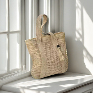 Sac fourre-tout tressé en paille Moon Twist beige grande taille Printemps 2025 pour femme usage quotidien - Product Image 3