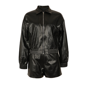ชุดเซ็ต 2 ชิ้นหนังเทียม PU สำหรับผู้หญิง - เนื้อผ้าทอลายและกางเกงขาสั้นเอวสูง ชุดเสื้อผ้าแฟชั่นสำหรับผู้หญิง - Product Image 6