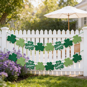 Ghirlanda per la festa di San Patrizio: trifoglio in feltro e striscione con scritta "Buon San Patrizio" per decorazioni festive - Product Image 3