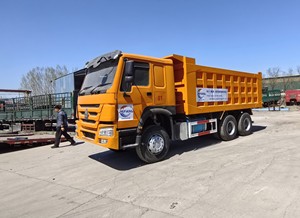 Nuevo camión volquete de servicio pesado de HOWO con ruedas motrices 6x4 estándar de emisión Euro 2 con volante a la derecha fabricado en China - Product Image 3